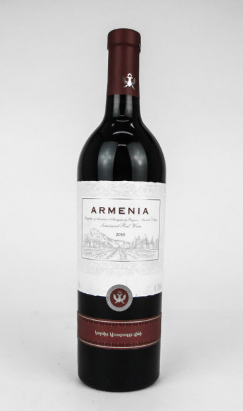 Armenia ReD semisweet - polosladké červené výběr z hroznů Areni oblast Ararat Vayots dzor vinařství - Armenia wine factory Armenie - 0,75L