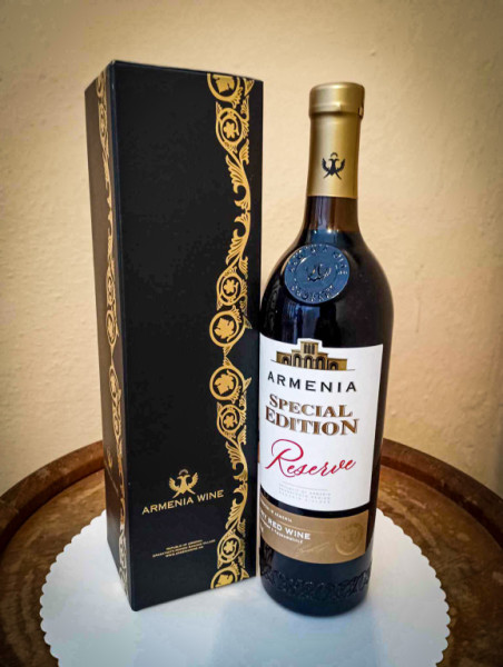 Armenia Special Edition Red Dry Reserve 13.0% - suché červené z oblasti Ararat Vayots - Armenia wine factory Armenie - 0,75L
